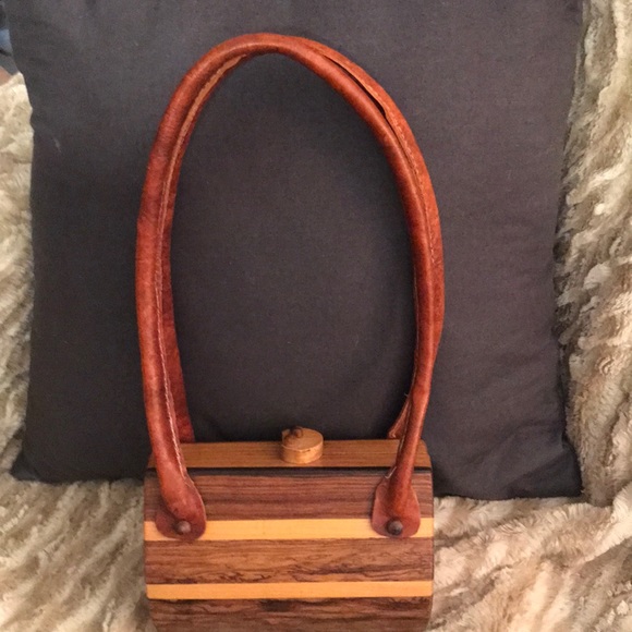Handcrafted wooden bag with leather straps - Picture 5 of 6